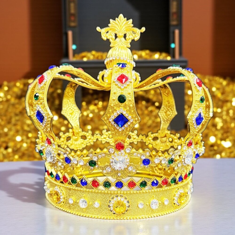 Gold Imperial State Crown: Vintage Royal Jewelry, Holy coronation crown